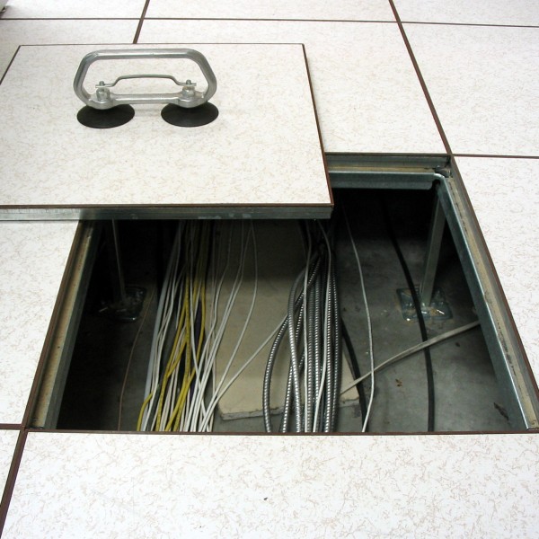 Tile-lifter-in-use-raised-floor